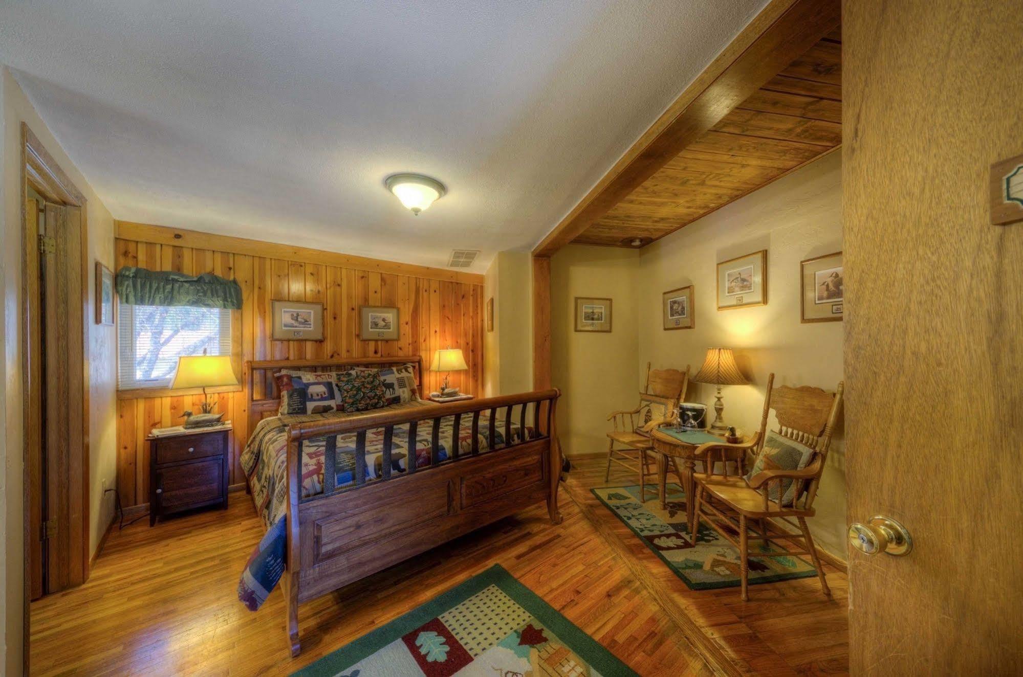 Black Forest Inn Bed & Breakfast Rapid City Eksteriør bilde